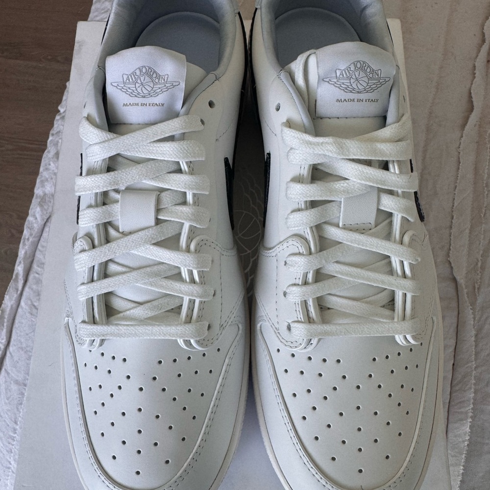 Limited Edition Nike Air Jordan 1 Low ‘85 Wings size 9. Made in Italy